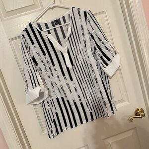 Cute black and white top, Size XL NWOT